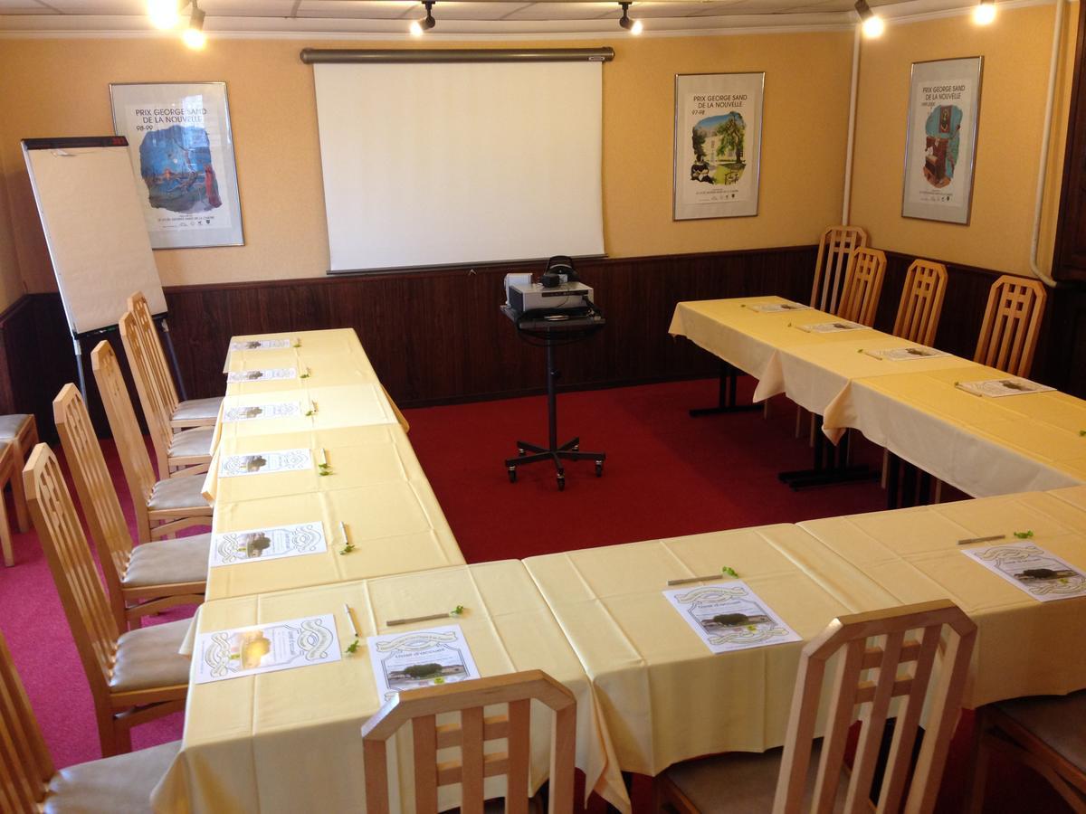 Logis Hotel Restaurant Du Lion D'Argent Et Des Tanneries La Châtre المظهر الخارجي الصورة